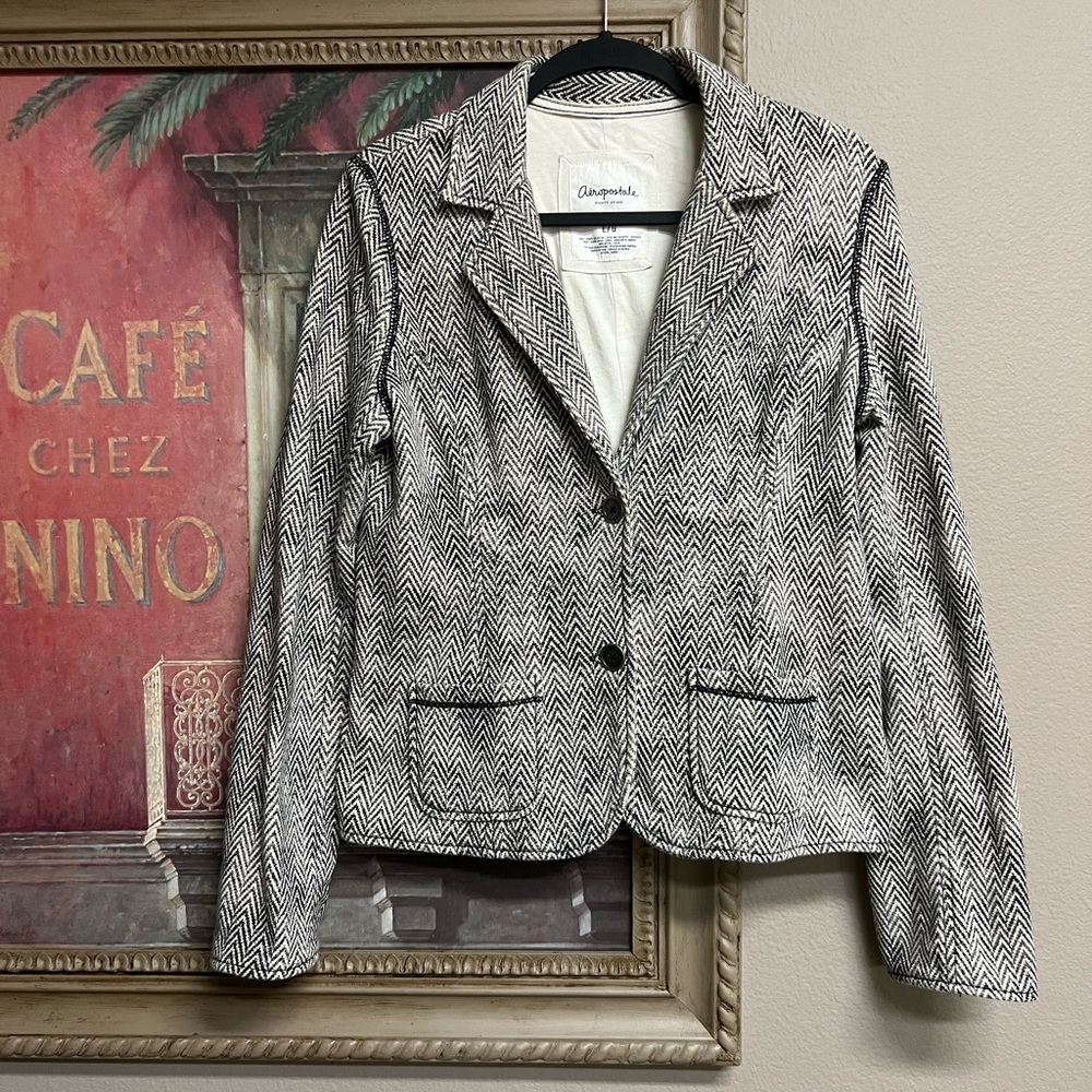 Aeropostale Black and White Chevron Patterned Women's Blazer